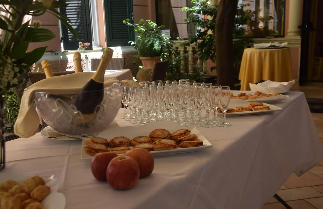 Hotel Jolanda-1